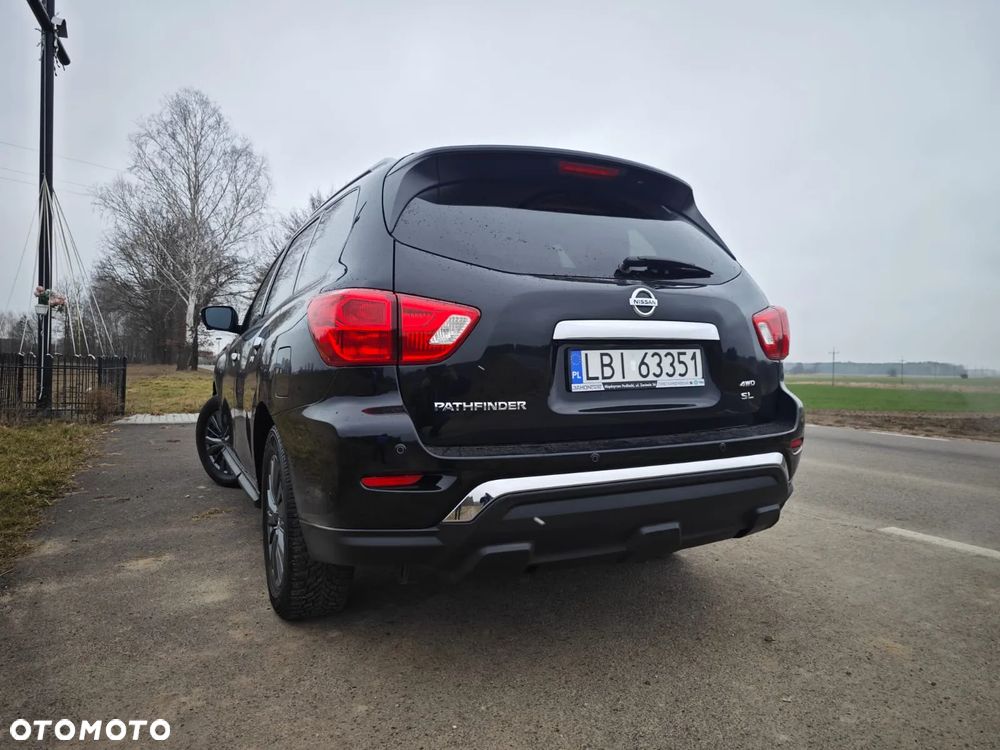 Nissan Pathfinder - 30