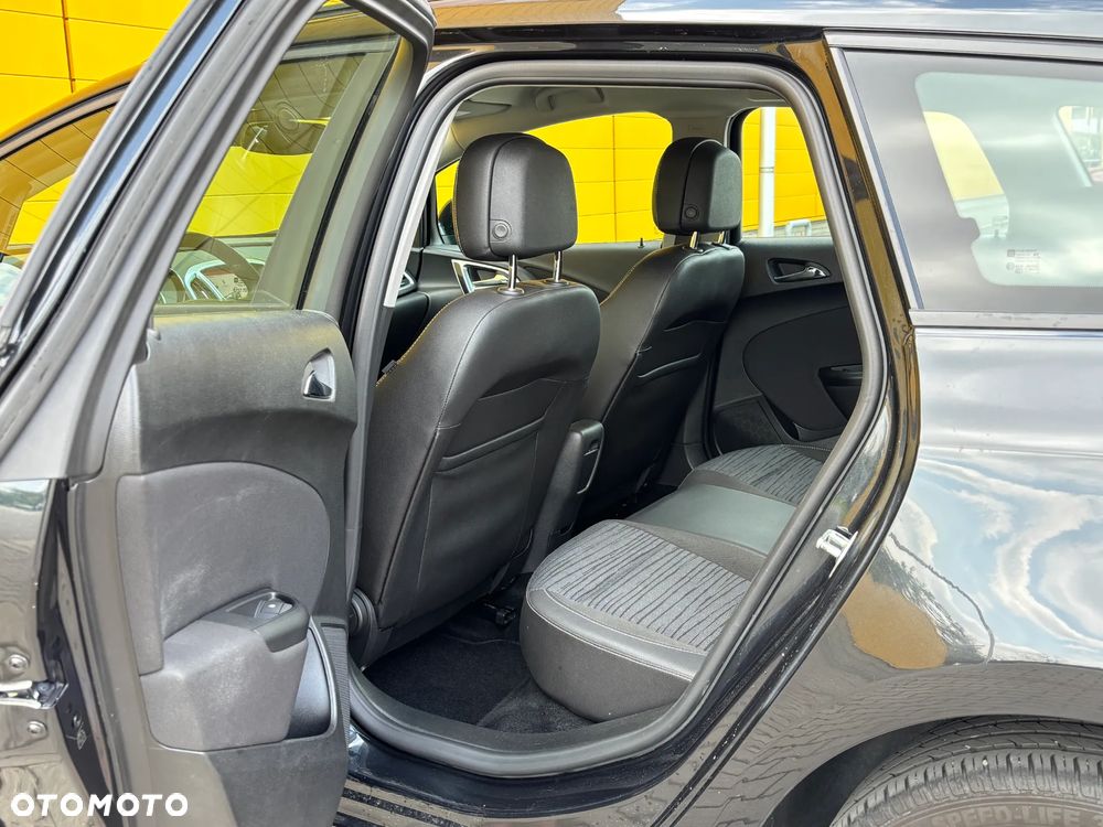 Opel Astra 1.4 Turbo Edition Sport - 32