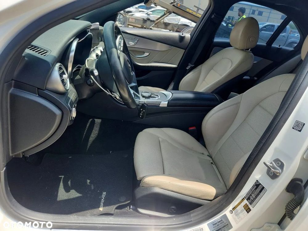 Mercedes-Benz Klasa C 300 4Matic 9G-TRONIC Exclusive - 8