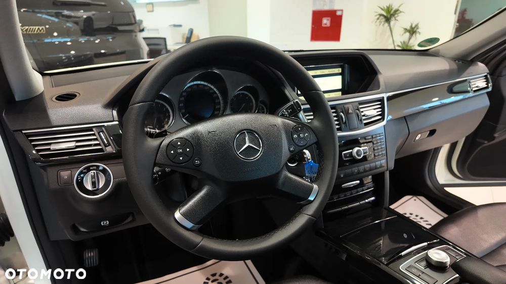 Mercedes-Benz Klasa E 350 CDI DPF BlueEFFICIENCY 7G-TRONIC Avantgarde - 25