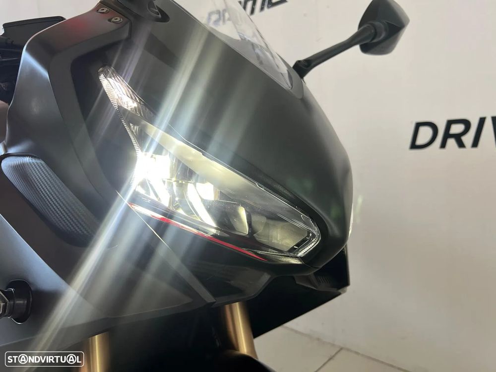 Honda CBR 650R - 5