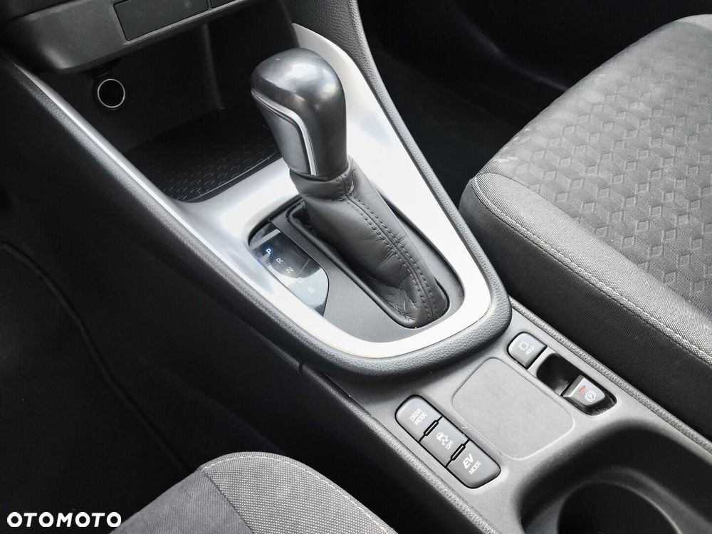 Toyota Yaris Hybrid 1.5 Comfort - 24