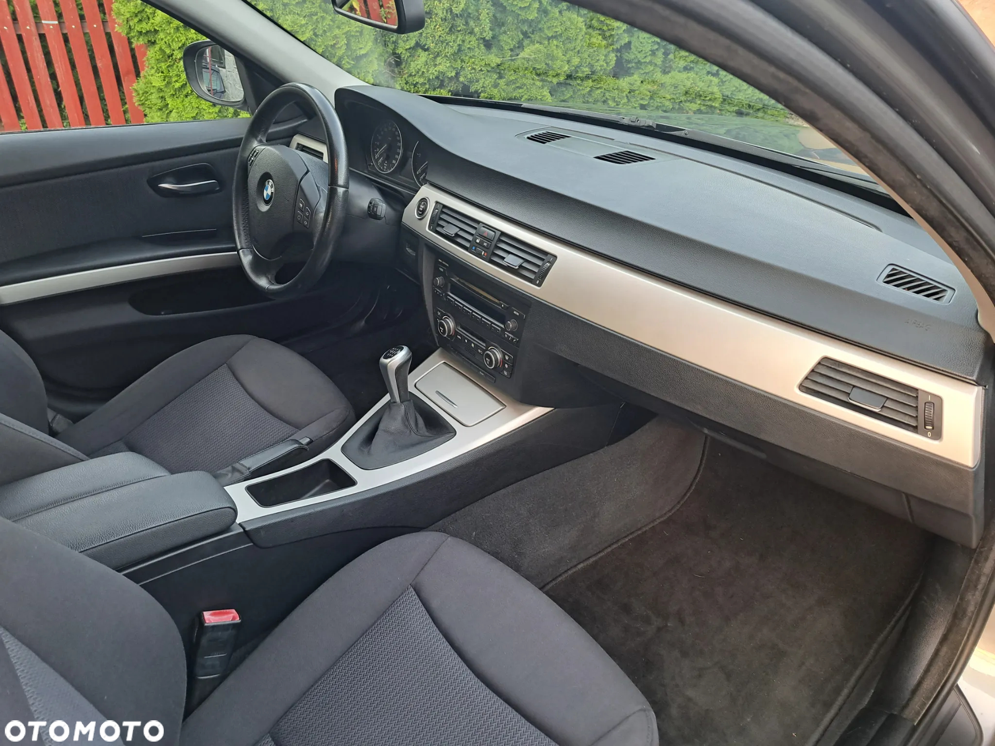 BMW Seria 3 318d DPF Touring - 13