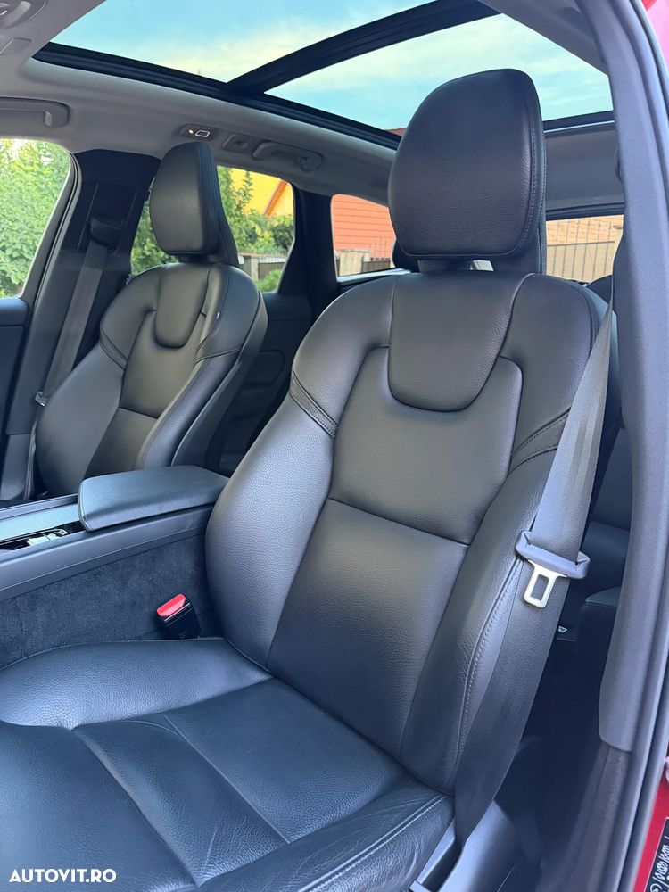 Volvo XC 60 T6 AWD Recharge Plus Dark - 8