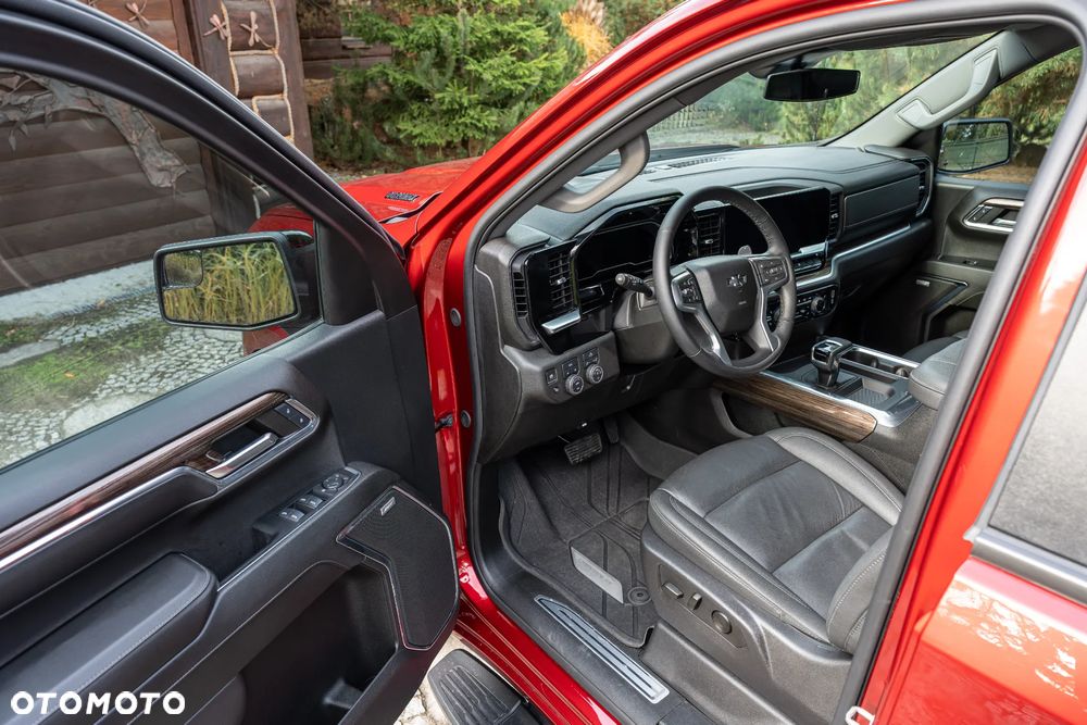 Chevrolet Silverado - 21