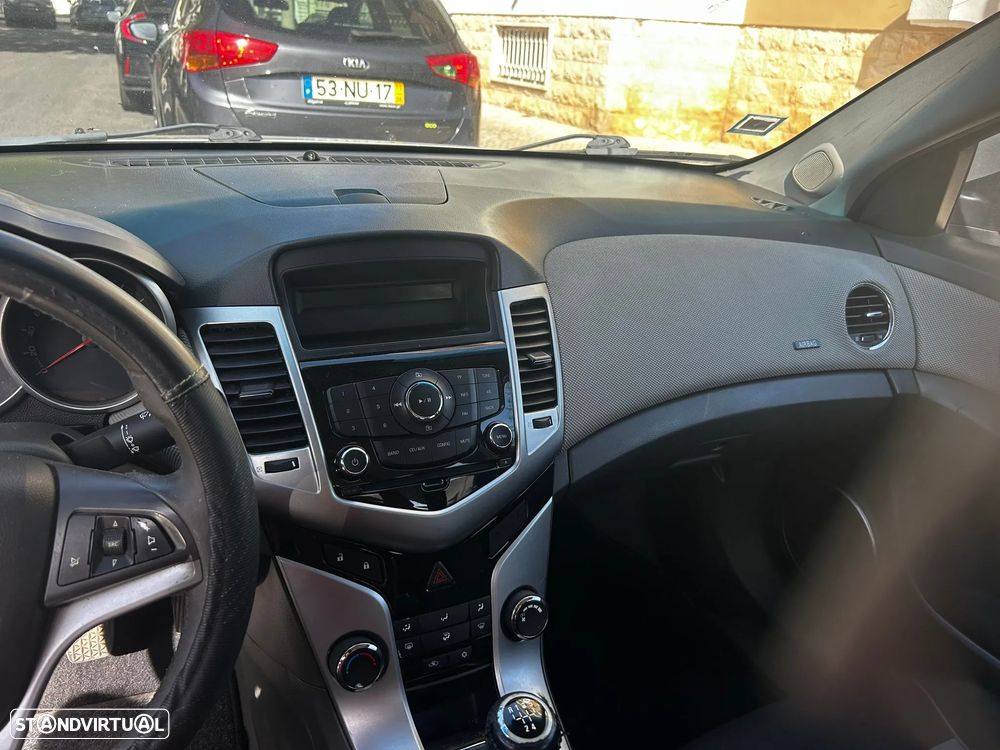 Chevrolet Cruze 1.6 LS - 10