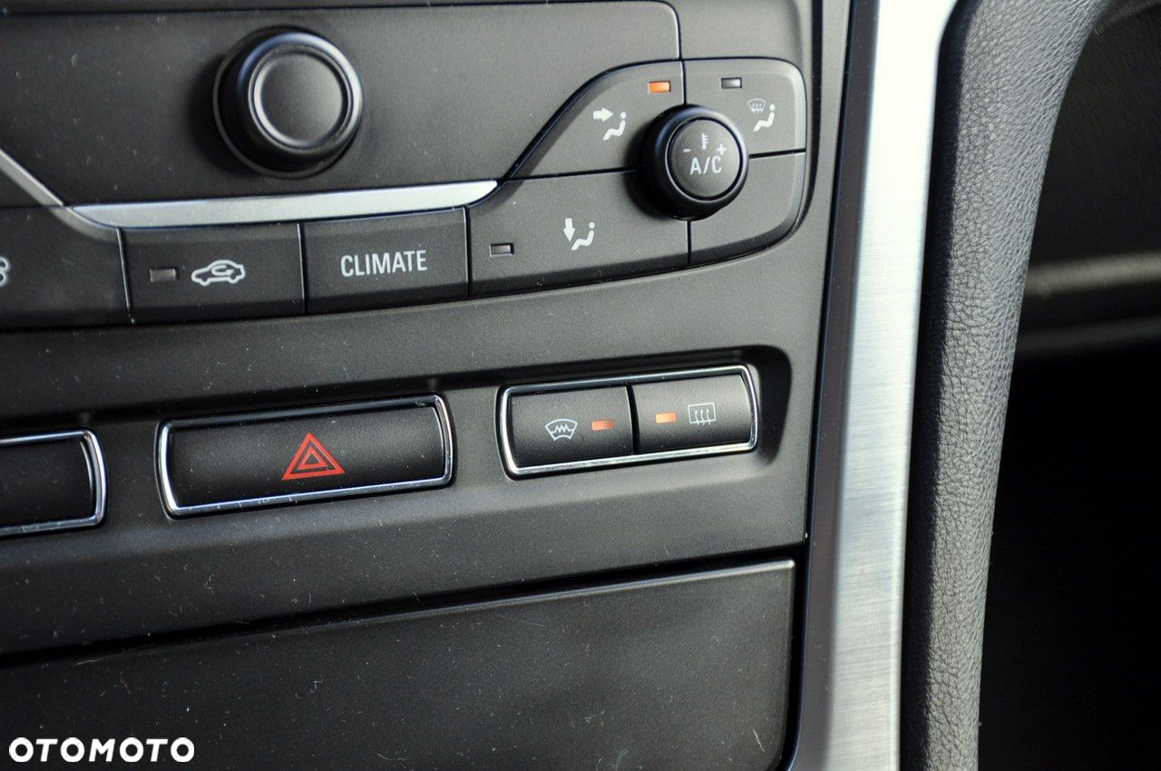 Ford Mondeo - 33