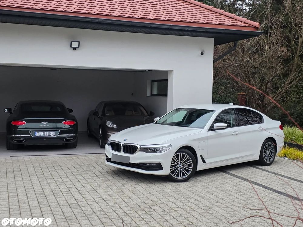 BMW Seria 5 530e iPerformance xDrive Sport Line sport - 38