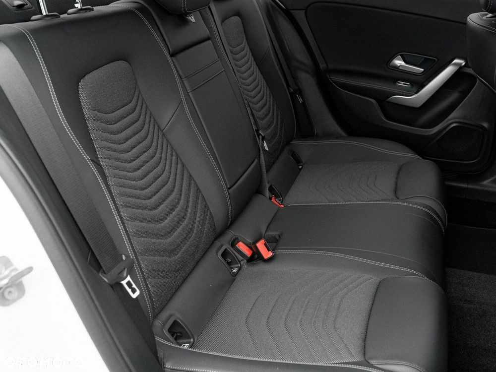 Mercedes-Benz Klasa A 200 d Progressive 8G-DCT - 24