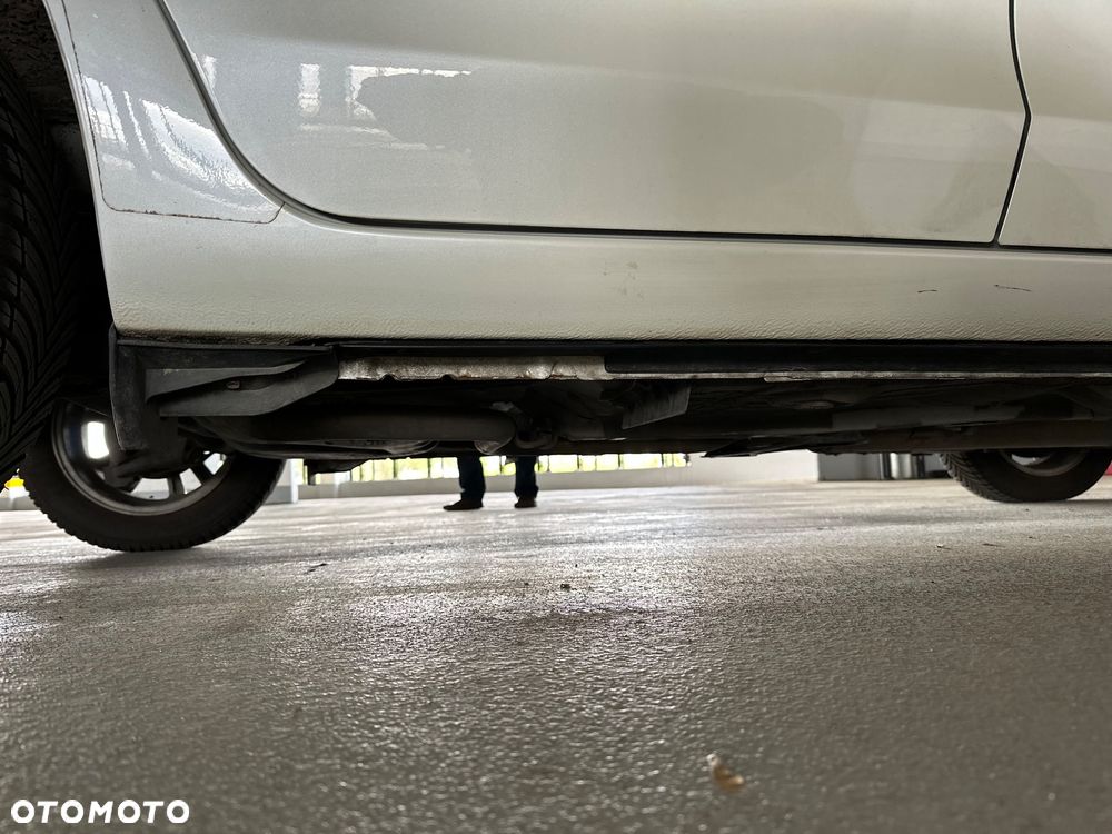 Toyota Yaris - 15