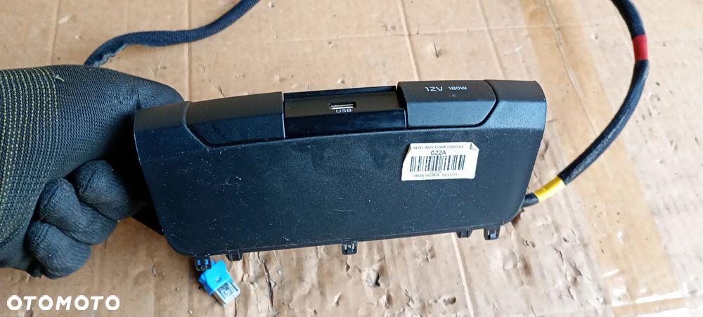 Gniazdo złącze USB Kia Picanto III Lift 84620-G6220CA - 6