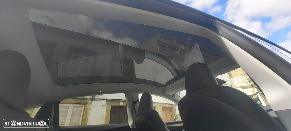 Tesla Model Y RWD - 13