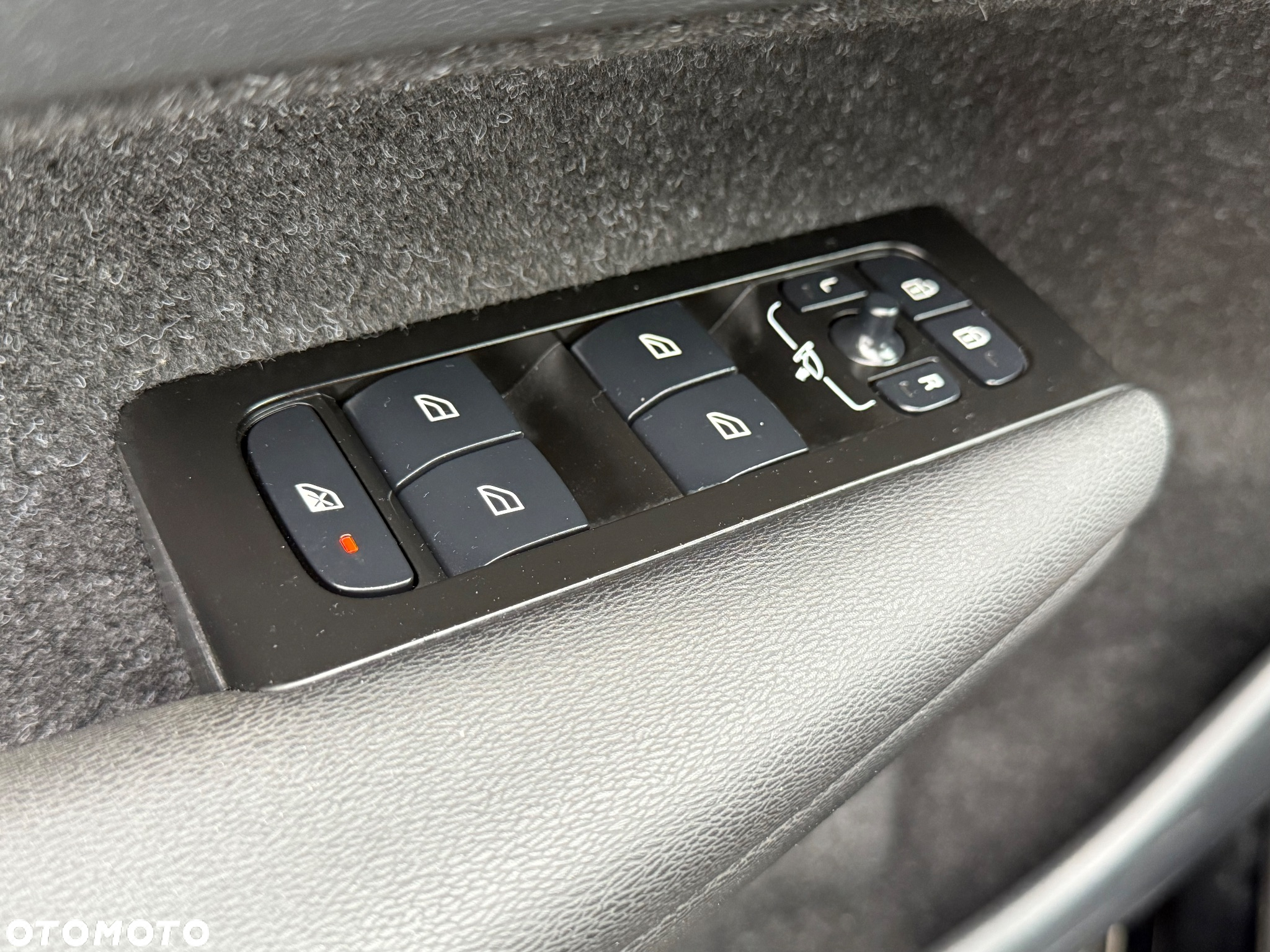 Volvo XC 40 T3 Geartronic Momentum Pro - 37