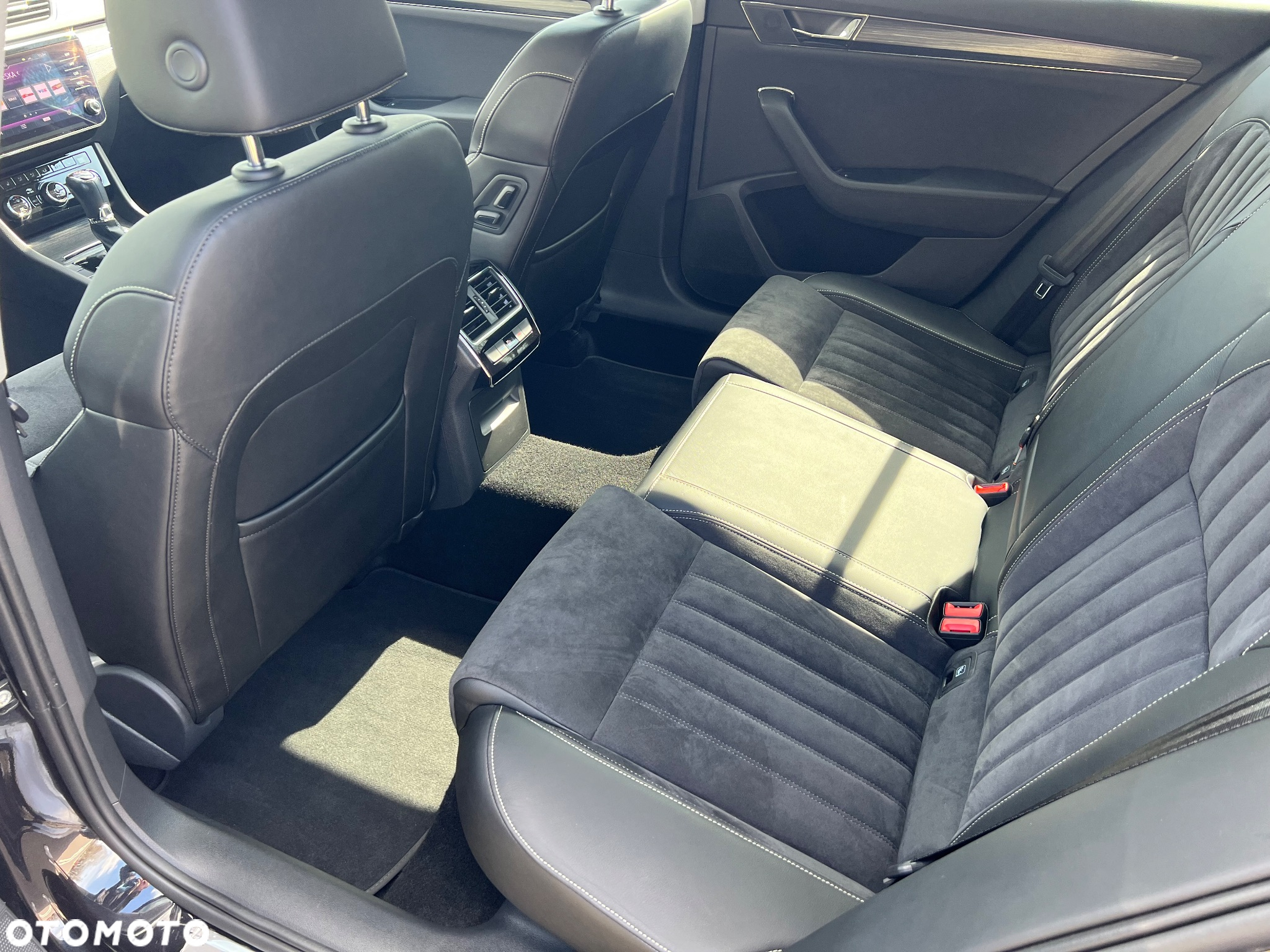 Skoda Superb Combi 2.0 TSI DSG Style - 14