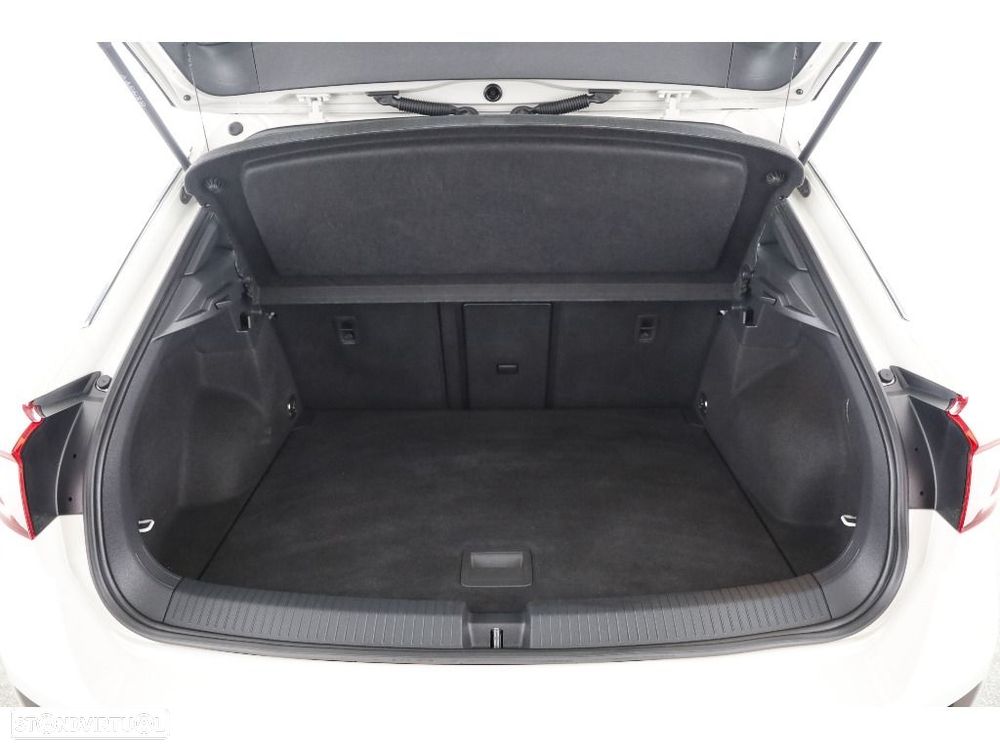 VW T-Roc 1.0 TSI Urban - 25