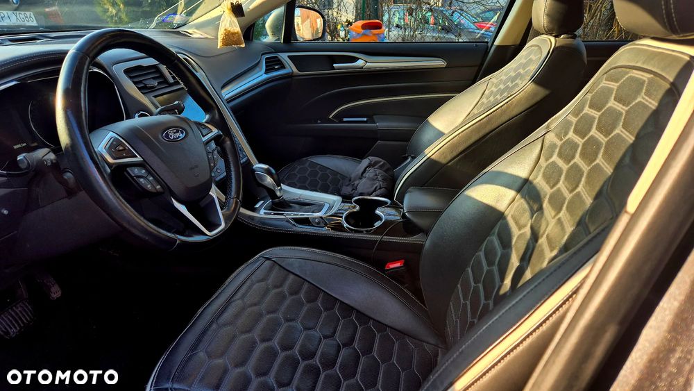 Ford Mondeo Vignale 2.0 EcoBoost - 12