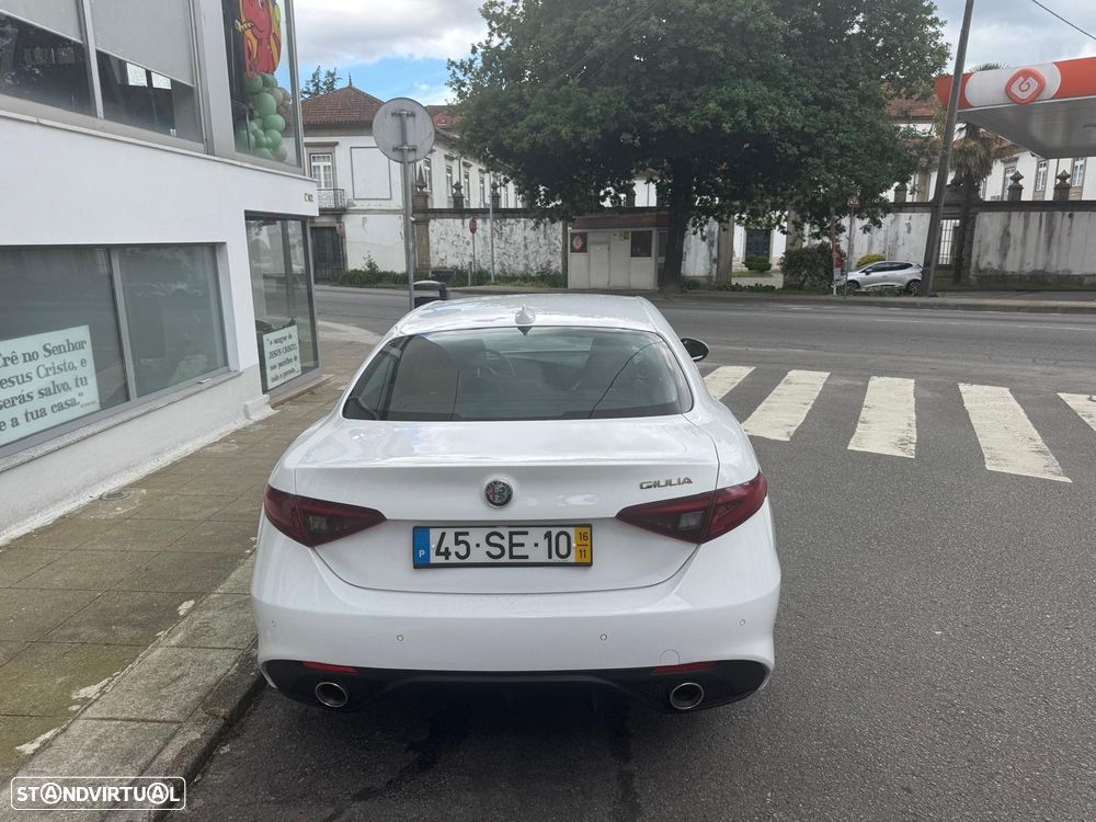 Alfa Romeo Giulia 2.2 D AT8 - 2