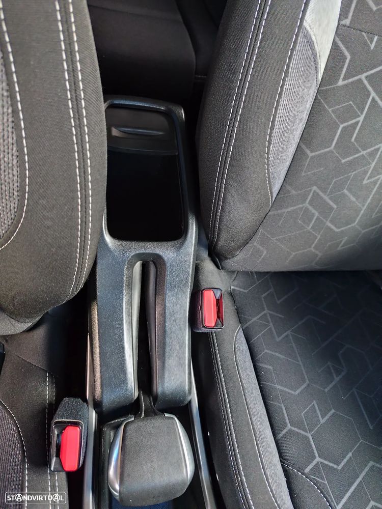 Peugeot 2008 1.6 BlueHDi Style - 45