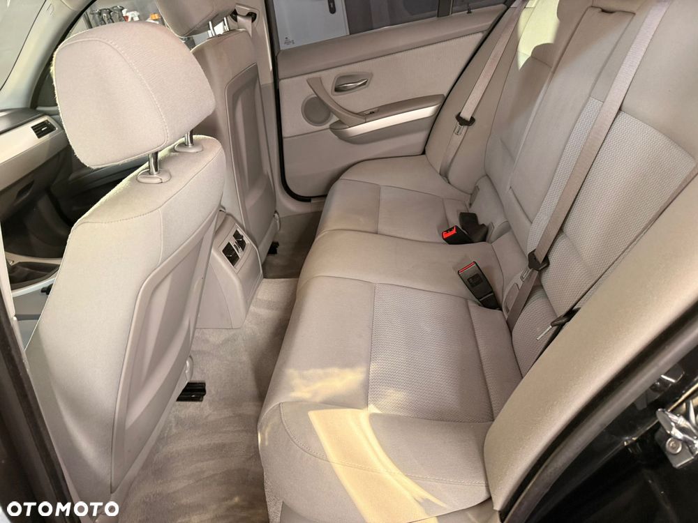 BMW Seria 3 318d DPF - 6