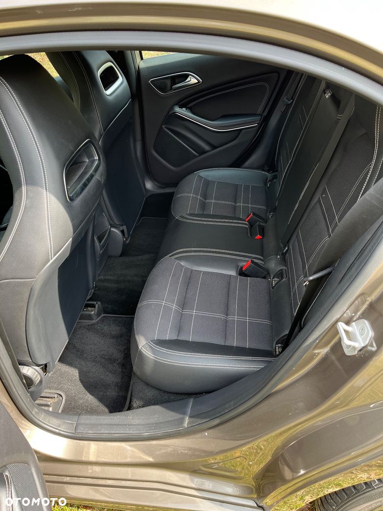 Mercedes-Benz Klasa A 200 (BlueEFFICIENCY) AMG Sport - 12