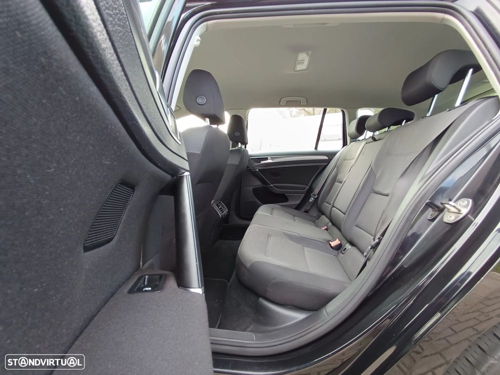 VW Golf Variant 1.6 TDi Highline - 15