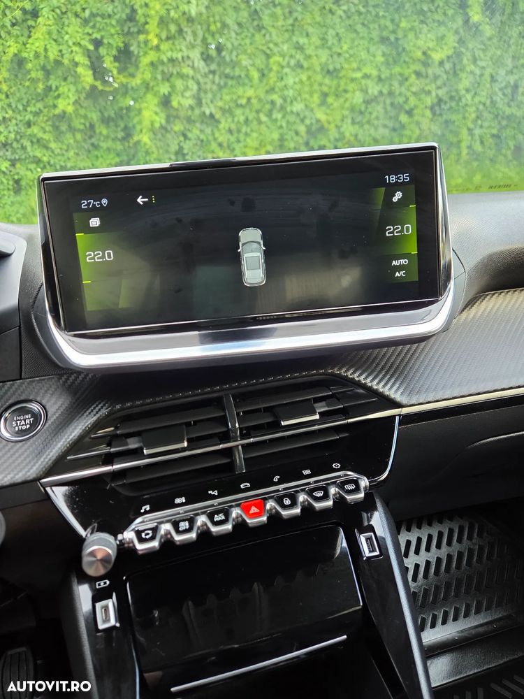 Peugeot 2008 PureTech 130 Allure Pack - 24