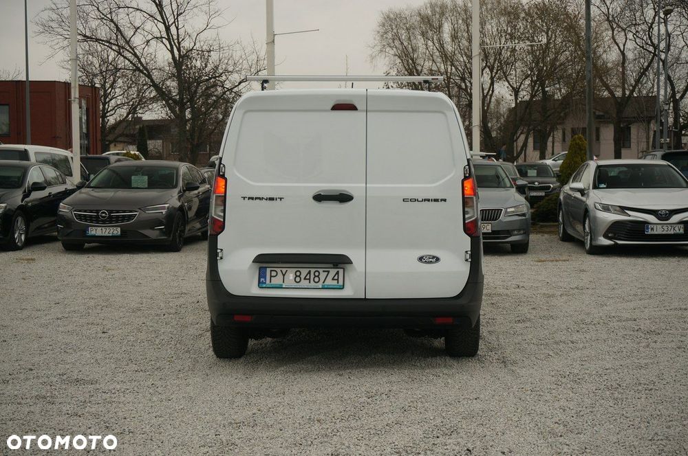 Ford Transit Courier - 8