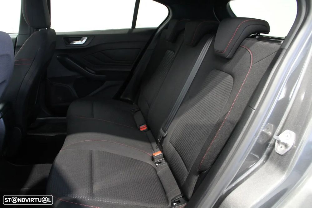Ford Focus 1.0 EcoBoost ST-Line - 26
