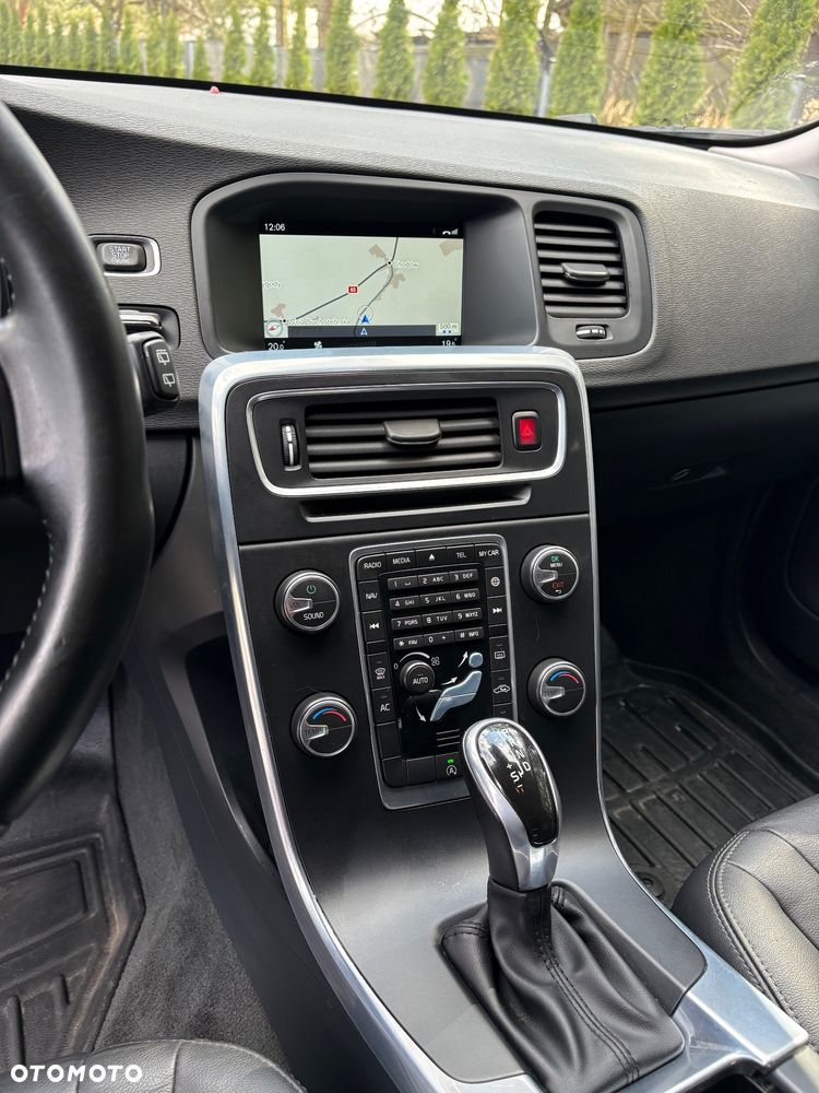 Volvo V60 D3 Geartronic Kinetic - 17