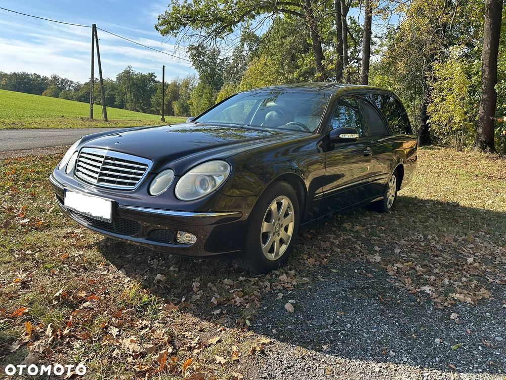 Mercedes-Benz E-Class 2003 photo 2