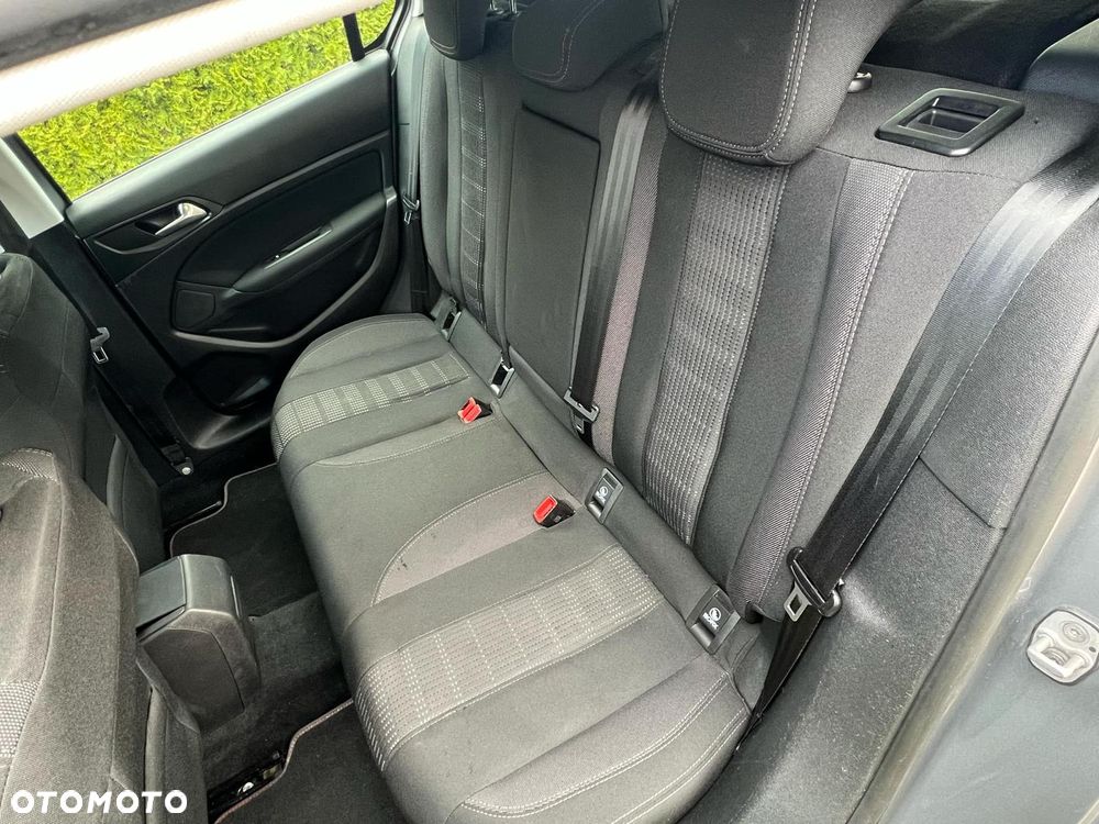 Peugeot 308 1.2 PureTech Allure S&S - 16