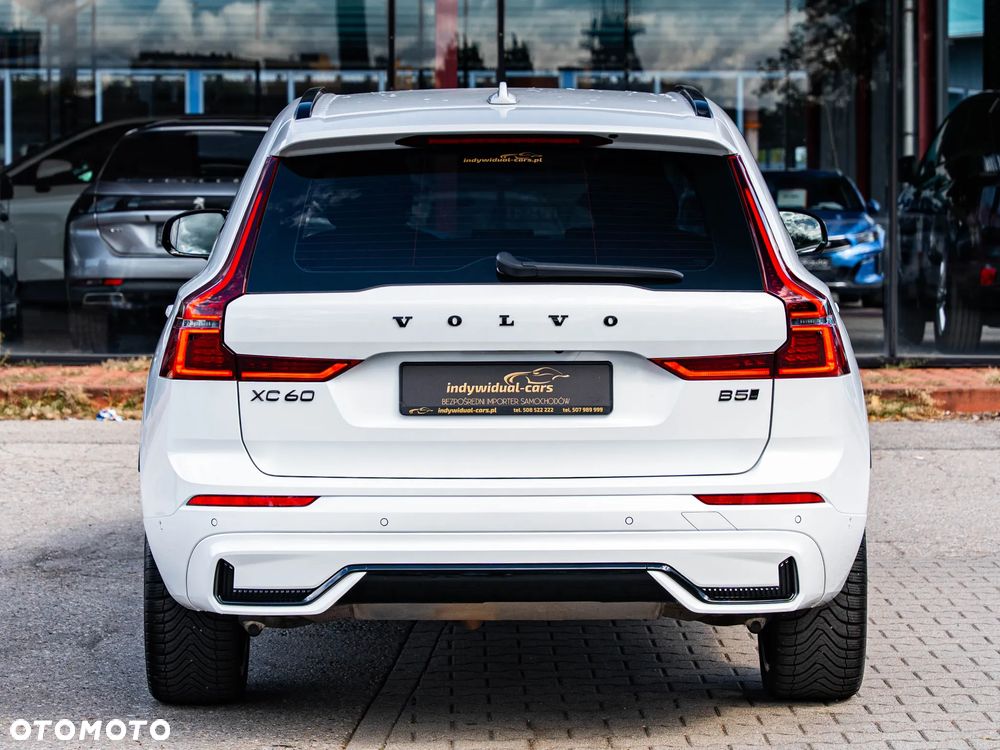 Volvo XC 60 B5 B AWD Plus Dark - 19