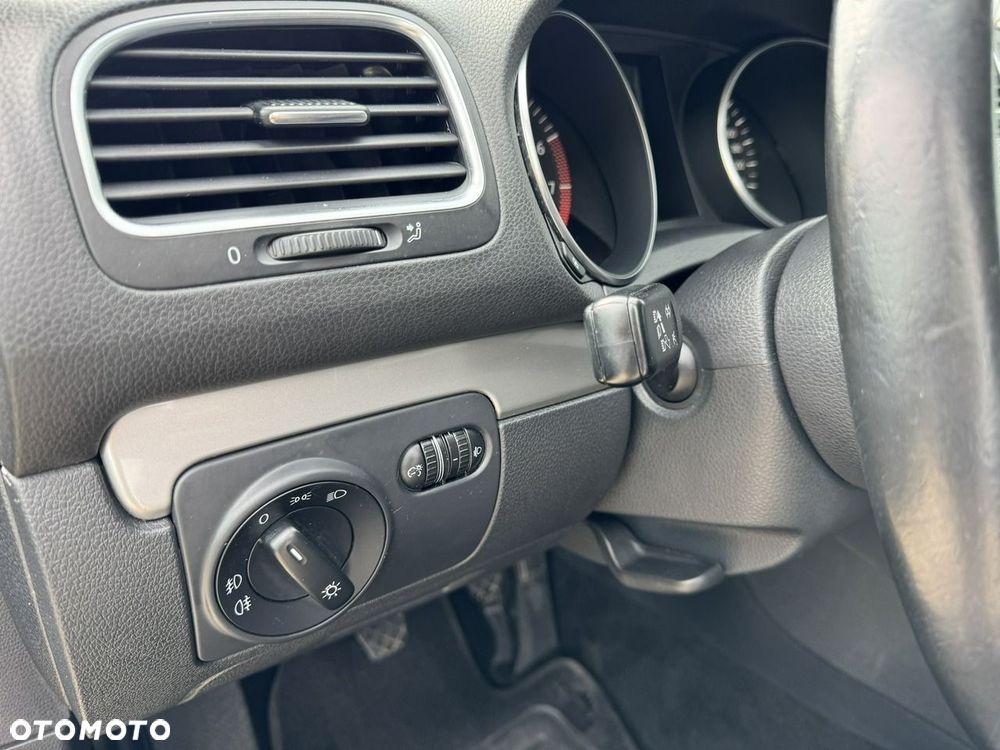 Volkswagen Golf 1.6 Comfortline - 15