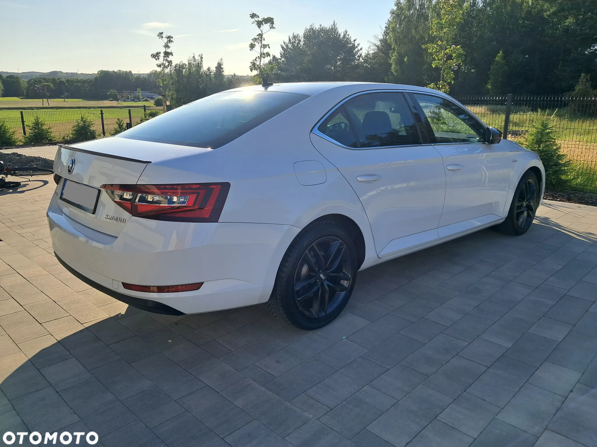 Skoda Superb 2.0 TDI L&K DSG - 20