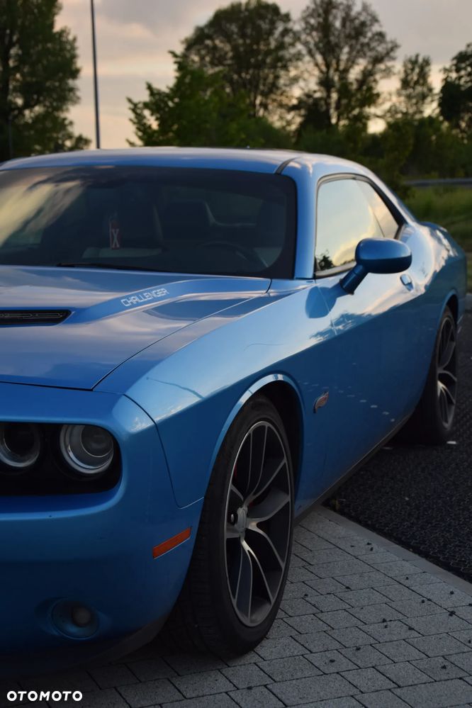 Dodge Challenger - 5