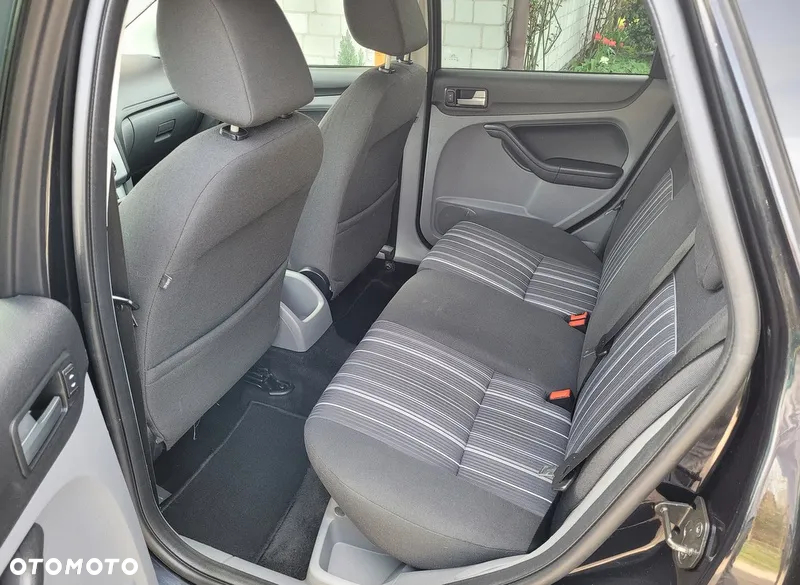 Ford Focus - 25
