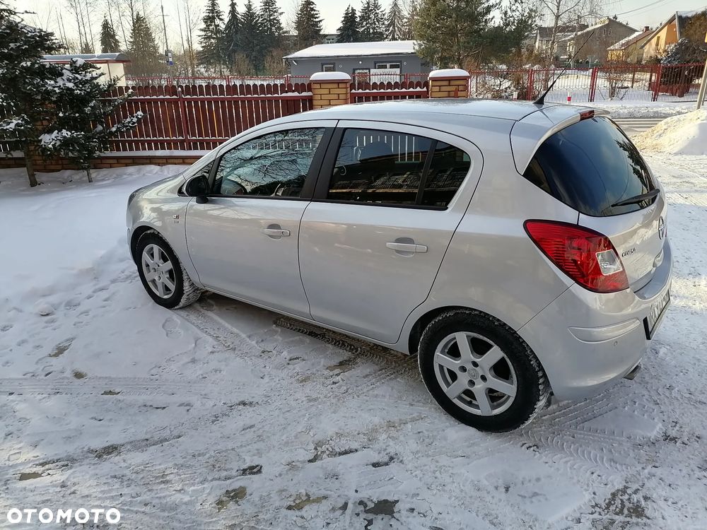 Opel Corsa 1.4 16V Energy - 4