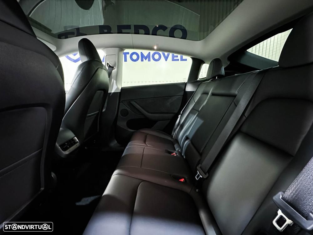 Tesla Model Y Long Range RWD - 10