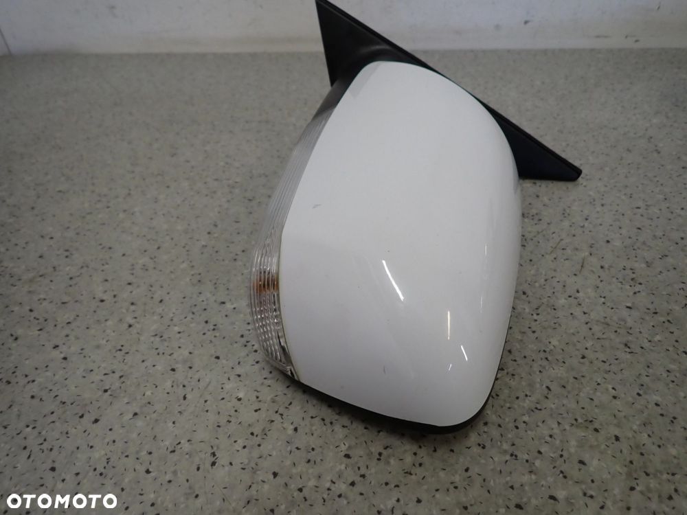 KIA VENGA 09- LUSTERKO LEWE 8PIN 7R - 8