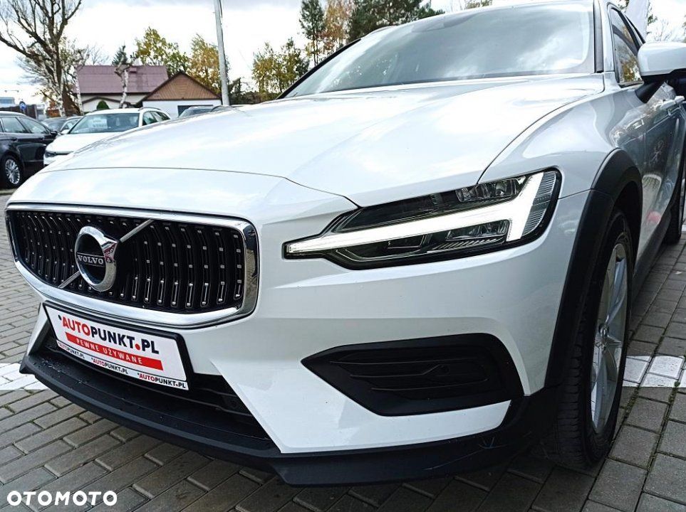 Volvo V60 Cross Country - 8