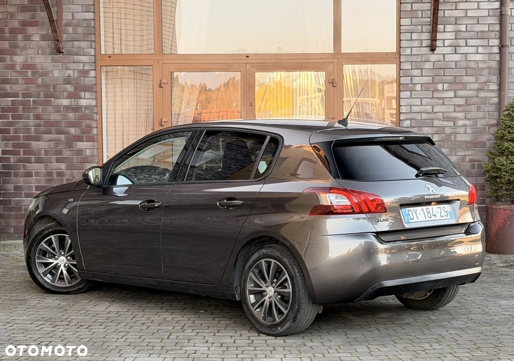 Peugeot 308 1.2 PureTech GPF Allure S&S - 17