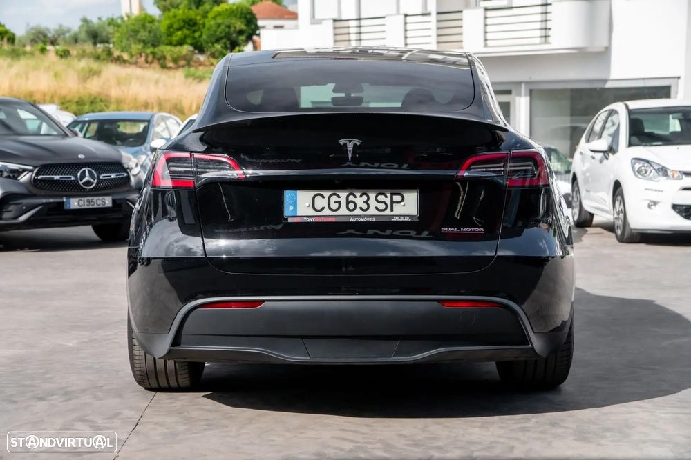 Tesla Model Y Performance Dual Motor AWD - 12