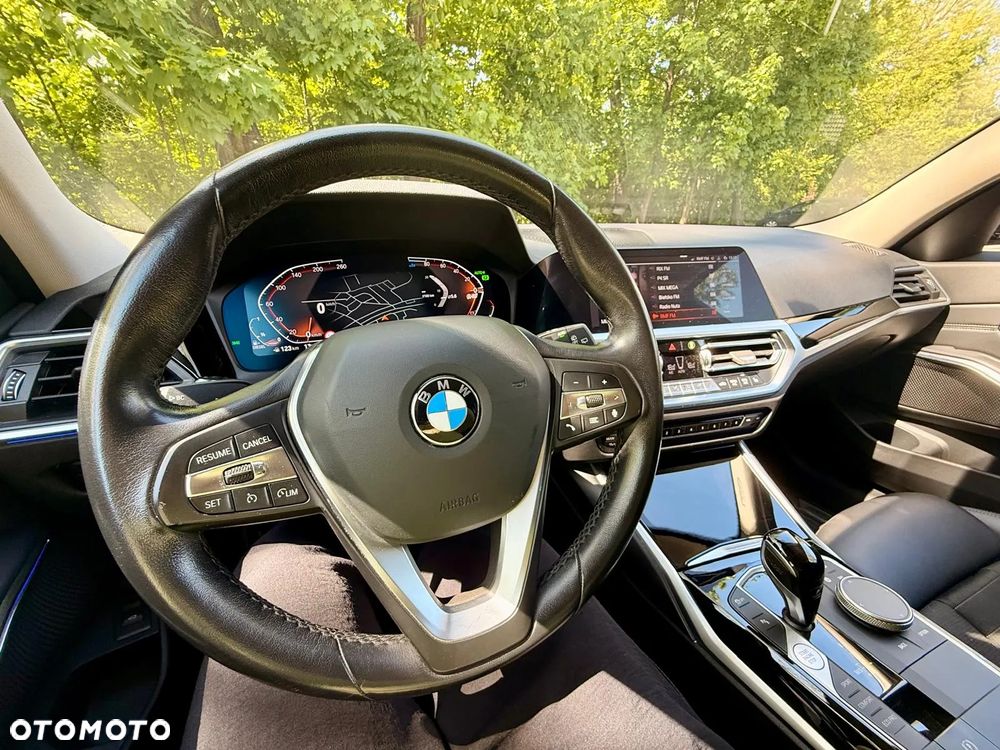 BMW Seria 3 320d Sport Line Shadow - 13