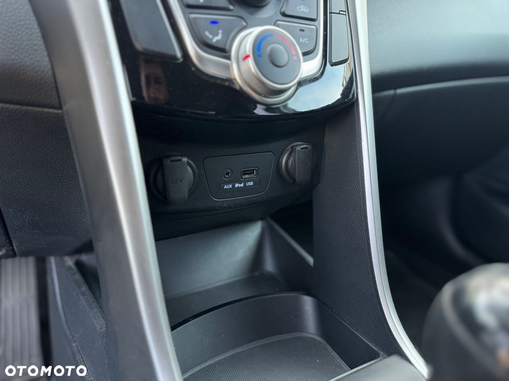 Hyundai i30 i30cw 1.4 Intro Edition - 36