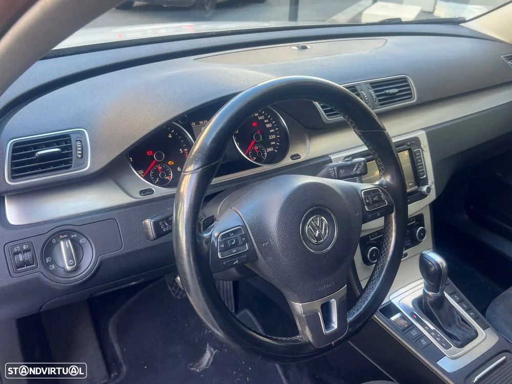 VW Passat Variant 2.0 TDI DSG BlueMotion Highline - 8