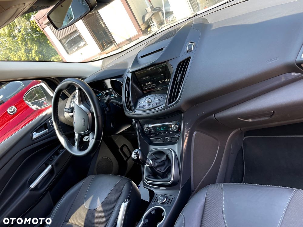 Ford Kuga 2.0 TDCi 2x4 Titanium - 13