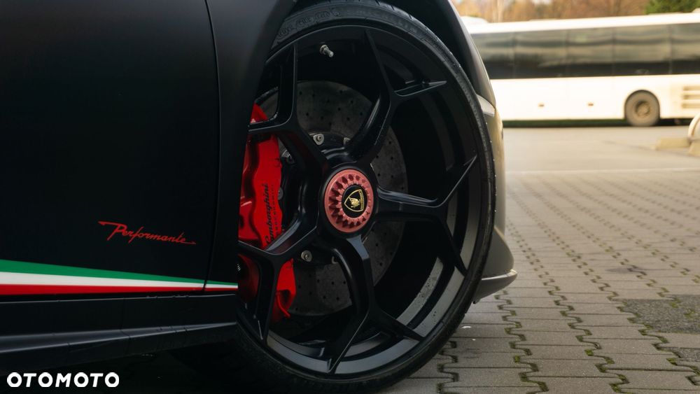 Lamborghini Huracan Performante - 8