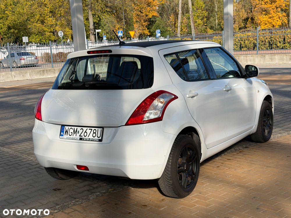 Suzuki Swift - 4