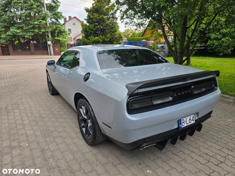 Dodge Challenger - 5