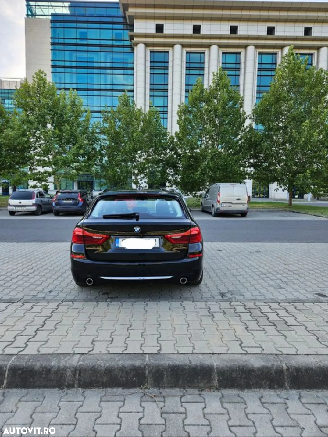 BMW Seria 5 520d Touring Aut. Luxury Line - 4